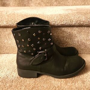Diba Women's Black Leather Ankle Boots w/ Gunmetal Studs & Buckle Size 8